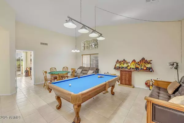 1038 S Palomino Creek Drive, Gilbert, AZ 85296