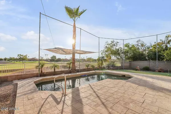 1038 S Palomino Creek Drive, Gilbert, AZ 85296