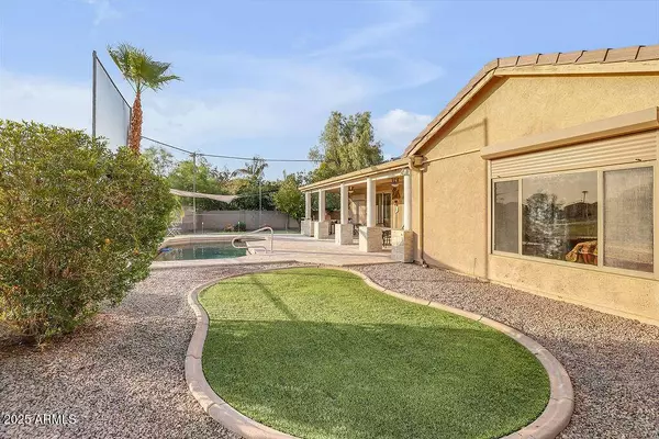 1038 S Palomino Creek Drive, Gilbert, AZ 85296