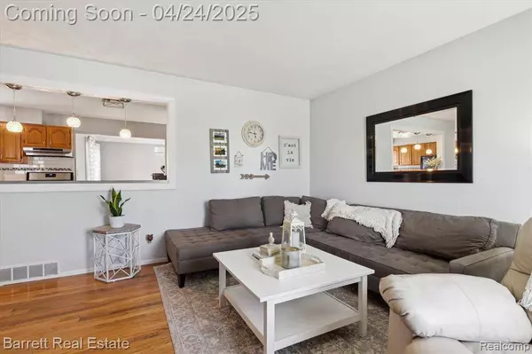 32534 BEECHWOOD Drive, Warren, MI 48088