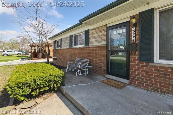 32534 BEECHWOOD Drive, Warren, MI 48088