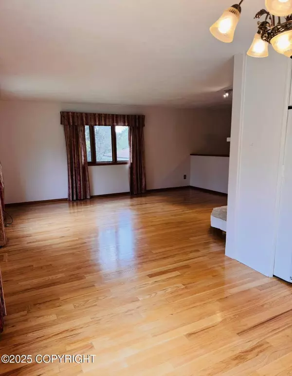 9843 E Chichagof LOOP, Eagle River, AK 99577