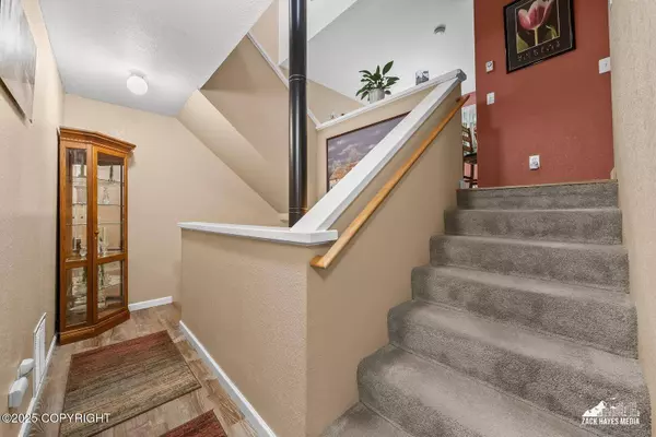 2039 Cliffside DR #6, Anchorage, AK 99501