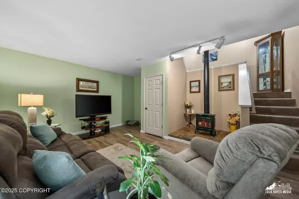 2039 Cliffside DR #6, Anchorage, AK 99501