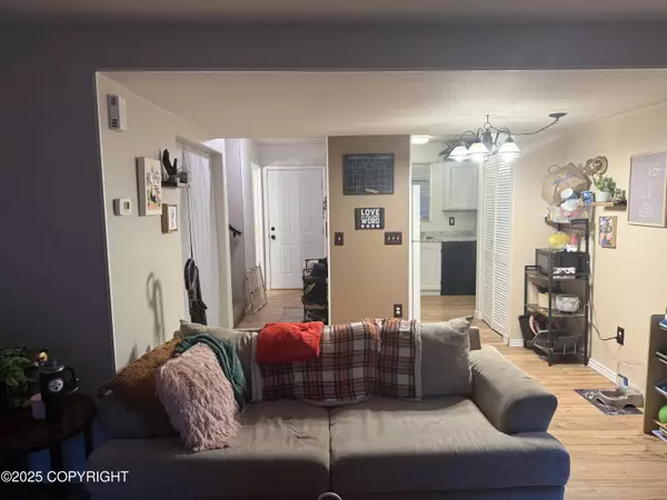 10175 Nantucket LOOP, Anchorage, AK 99507