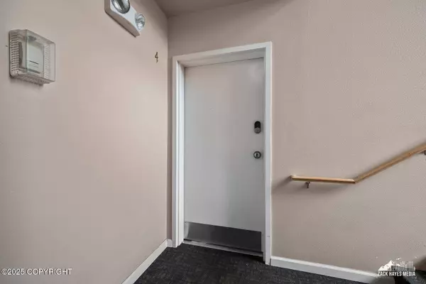 123 E 24th AVE #4, Anchorage, AK 99503