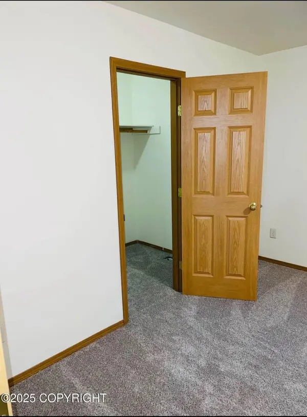9387 Morningside LOOP, Anchorage, AK 99515