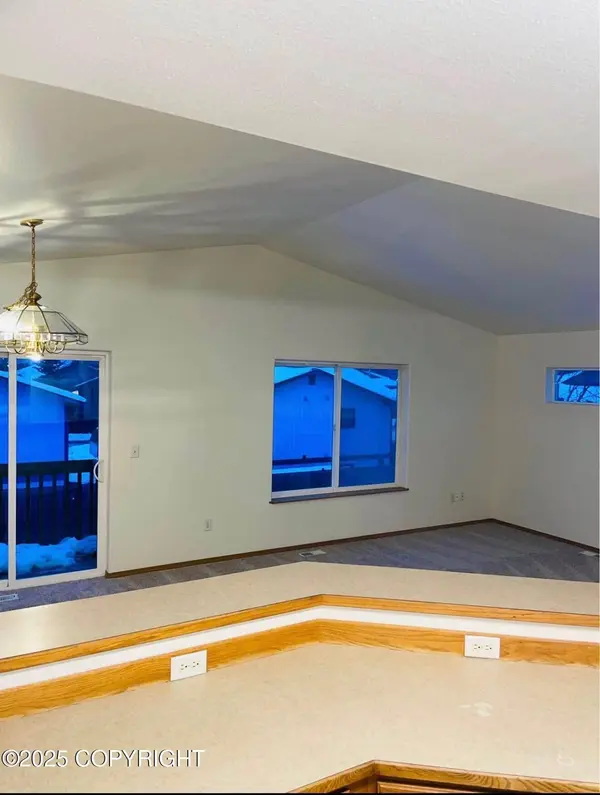 9387 Morningside LOOP, Anchorage, AK 99515