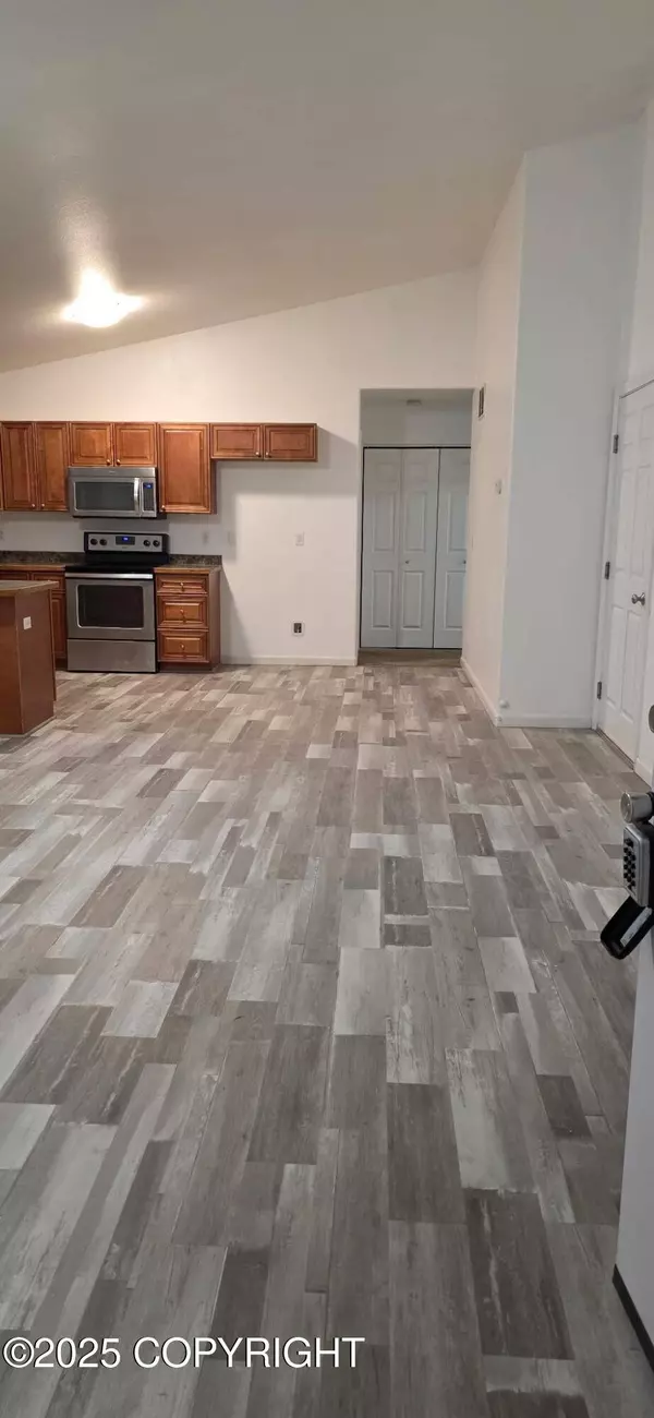 5366 W Hollywood RD, Wasilla, AK 99623