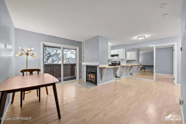 7560 Foxridge WAY #C, Anchorage, AK 99518