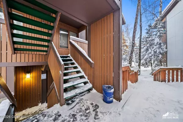 7560 Foxridge WAY #C, Anchorage, AK 99518