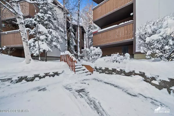 7560 Foxridge WAY #C, Anchorage, AK 99518