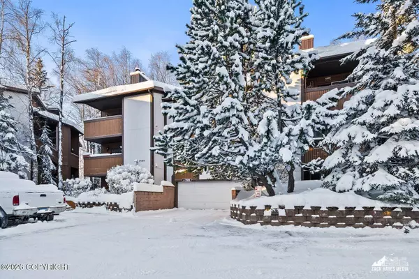 7560 Foxridge WAY #C, Anchorage, AK 99518