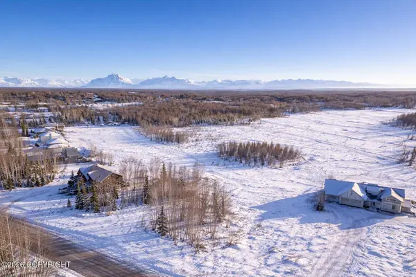 3671 N Meadow Lakes DR, Wasilla, AK 99623