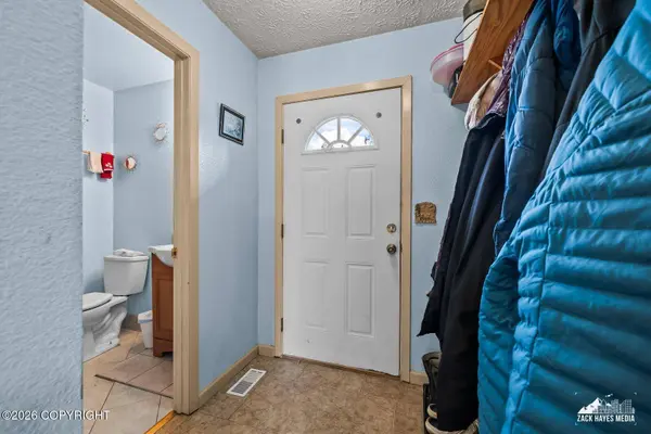 9647 Victor RD 11C, Anchorage, AK 99515