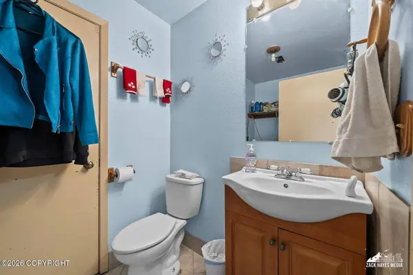 9647 Victor RD 11C, Anchorage, AK 99515