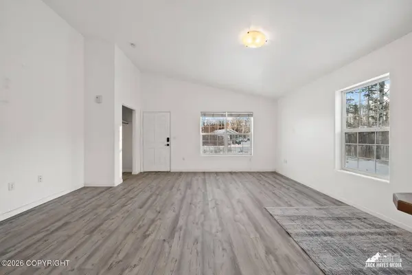 5368 W Hollywood RD, Wasilla, AK 99623