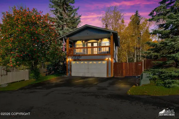 19127 Unalaska CIR, Eagle River, AK 99577