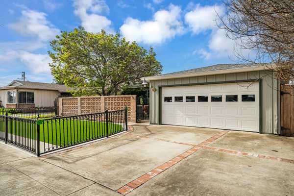6673 Mirabeau Dr, Newark, CA 94560-1122