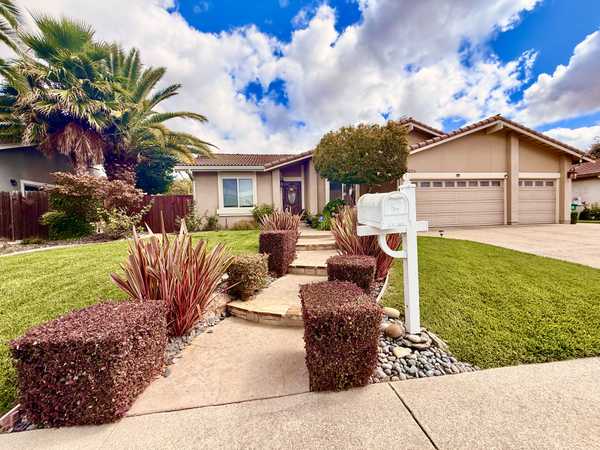 820 Pinehurst Ct, San Ramon, CA 94583-3223