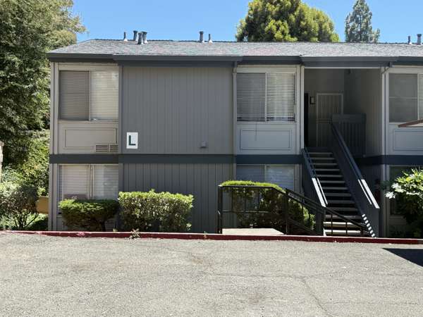355 Parkview Ter #L1, Vallejo, CA 94589-2356