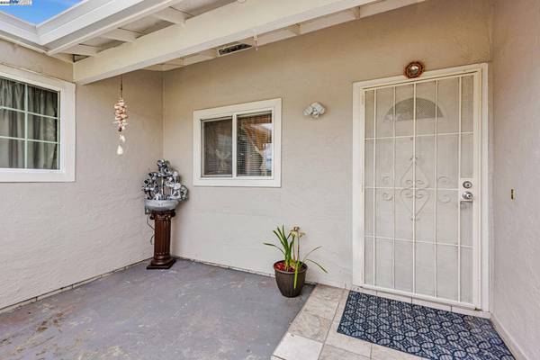 7765 Yew Ct, Newark, CA 94560