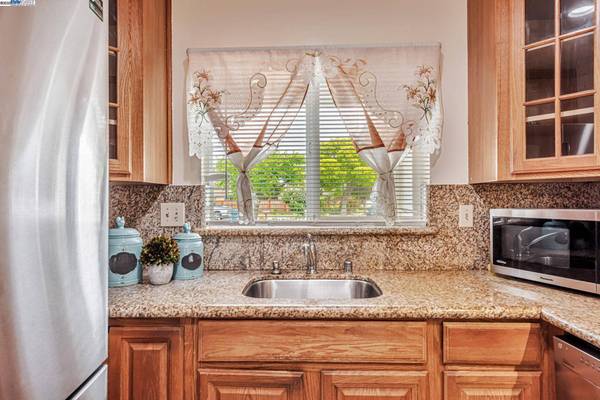 7765 Yew Ct, Newark, CA 94560