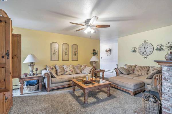 6673 Mirabeau Dr, Newark, CA 94560