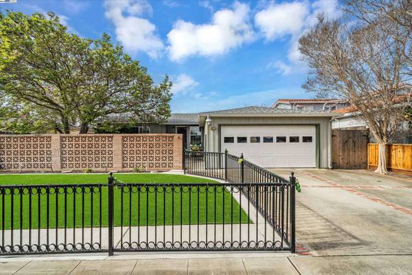 6673 Mirabeau Dr, Newark, CA 94560