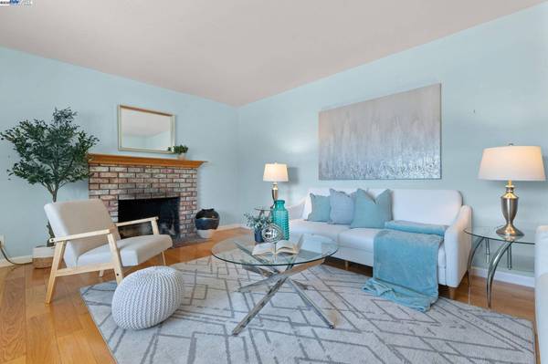 24836 Canyon View Ct, Hayward, CA 94541