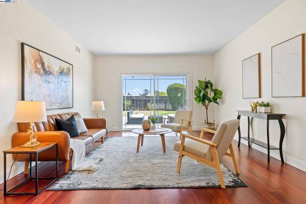 5420 Chapman Dr, Newark, CA 94560