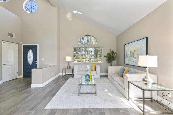 73 Galleron Ct, Oakley, CA 94561