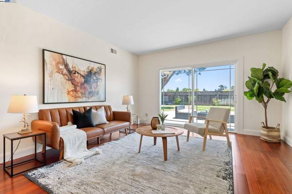 5420 Chapman Dr, Newark, CA 94560