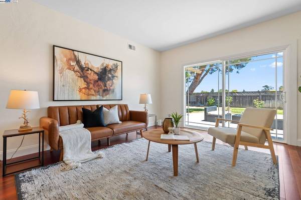 5420 Chapman Dr, Newark, CA 94560