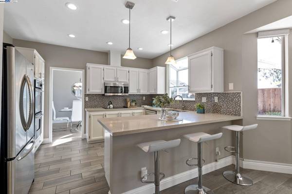 73 Galleron Ct, Oakley, CA 94561