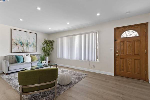 3501 Lake Ontario Dr, Fremont, CA 94555