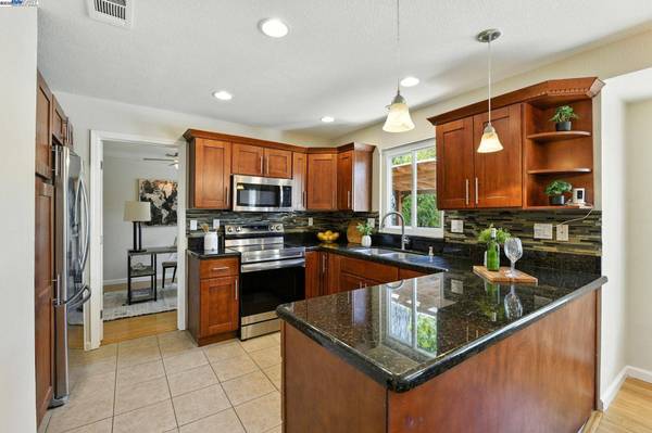 3672 Sun Maiden Way, Antelope, CA 95843