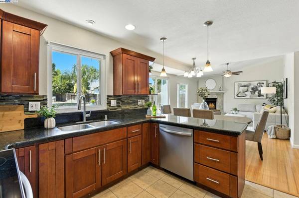 3672 Sun Maiden Way, Antelope, CA 95843