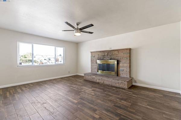 19665 Royal Ave, Hayward, CA 94541