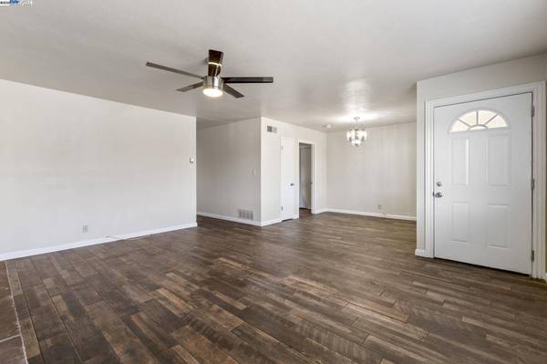 19665 Royal Ave, Hayward, CA 94541