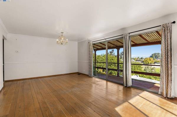 24498 2nd St, Hayward, CA 94541