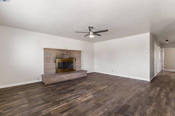 19665 Royal Ave, Hayward, CA 94541