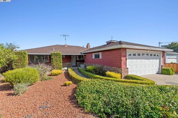 24498 2nd St, Hayward, CA 94541