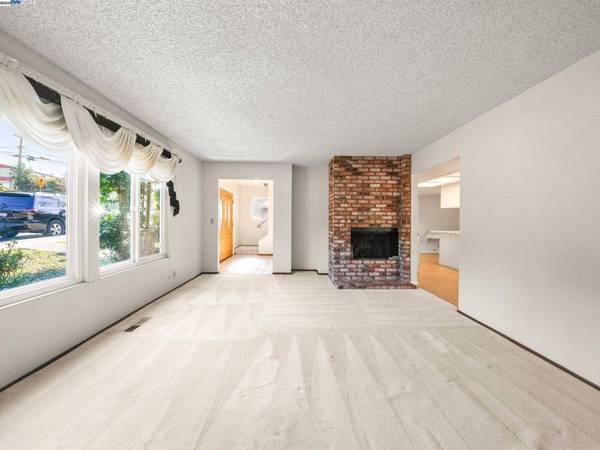 1800 Weir Dr, Hayward, CA 94541