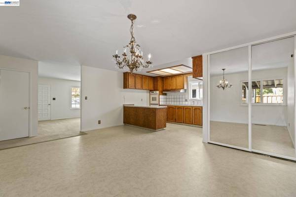 40272 Davis St, Fremont, CA 94538