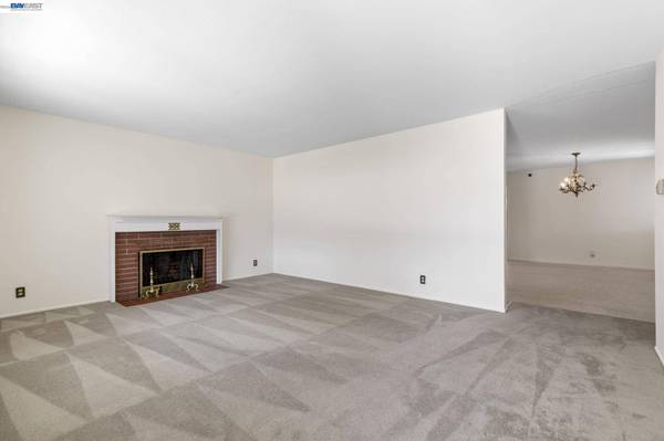 40272 Davis St, Fremont, CA 94538