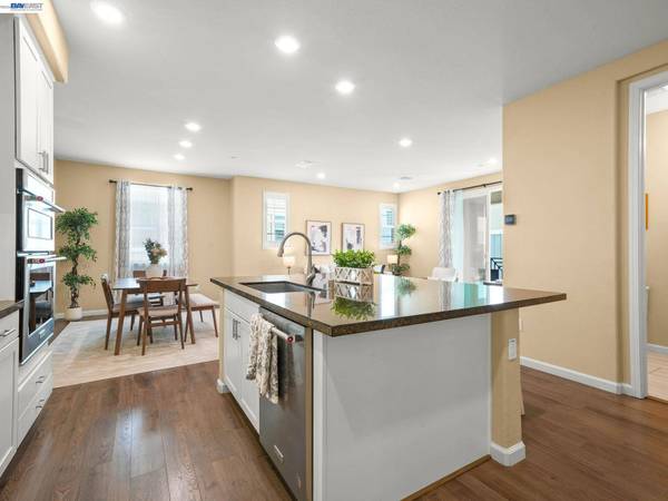 7045 Coombsville Loop, Dublin, CA 94568