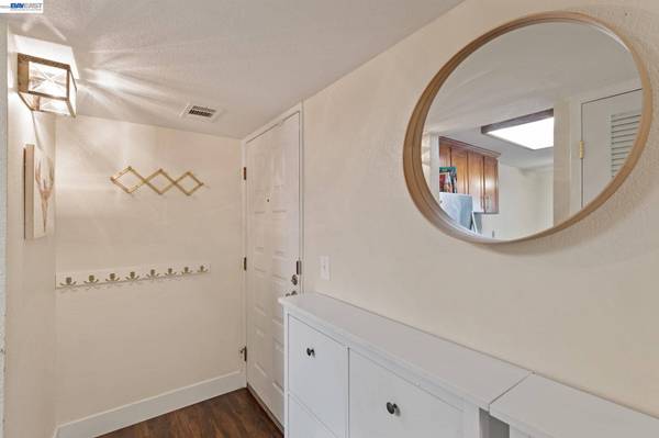 6266 Joaquin Murieta Ave #G, Newark, CA 94560
