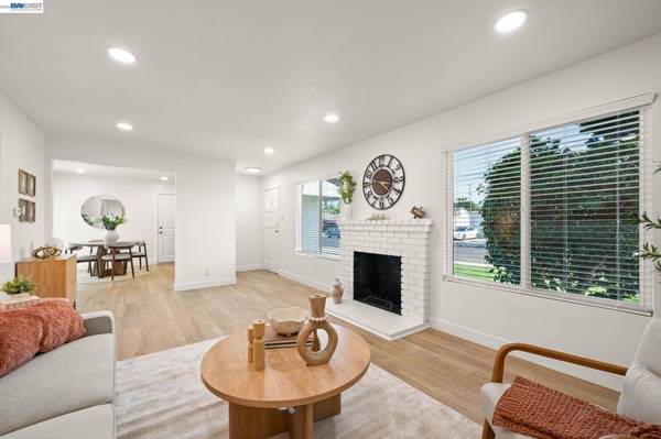 37459 Willowood Dr, Fremont, CA 94536