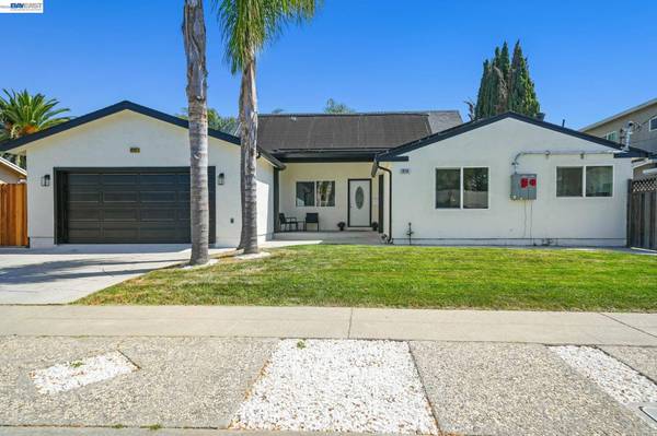 6242 Montcalm Ave